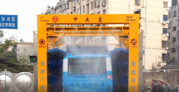 公交巴士洗車機提高洗車效率的先進解決方案